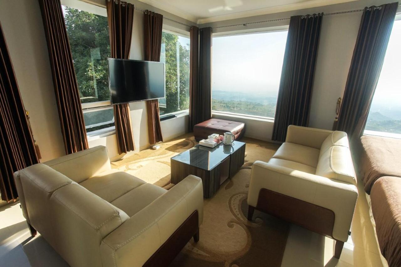 De Villa Cetho Karanganyar  Buitenkant foto