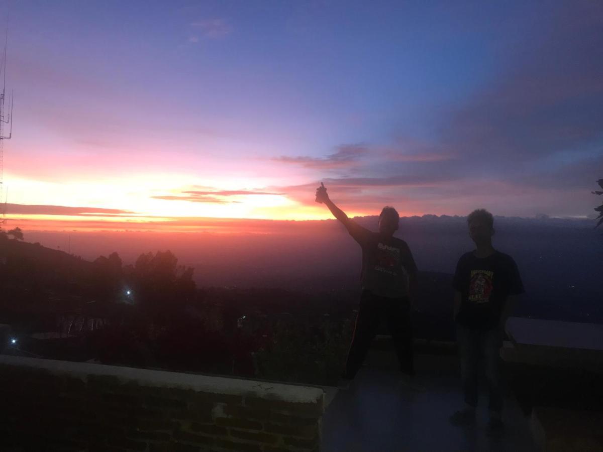 De Villa Cetho Karanganyar  Buitenkant foto