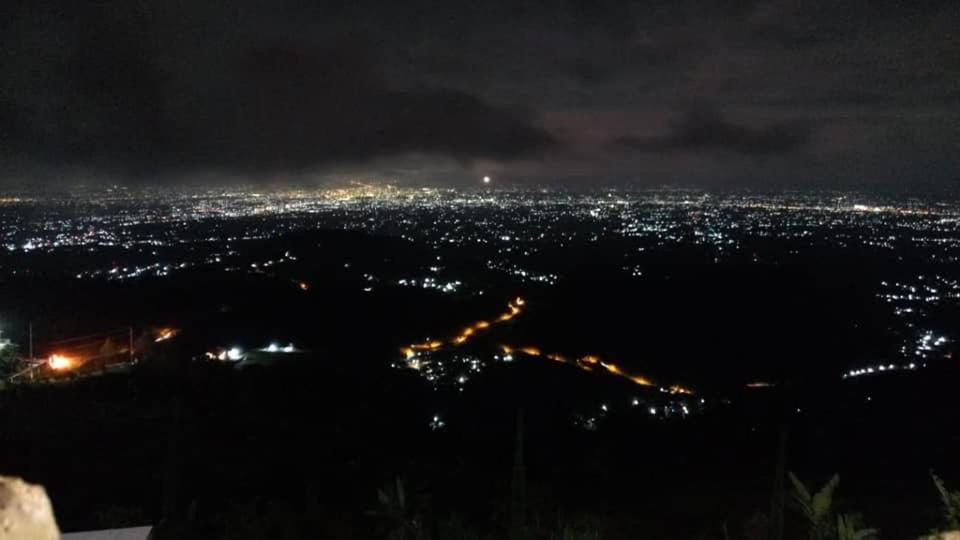 De Villa Cetho Karanganyar  Buitenkant foto
